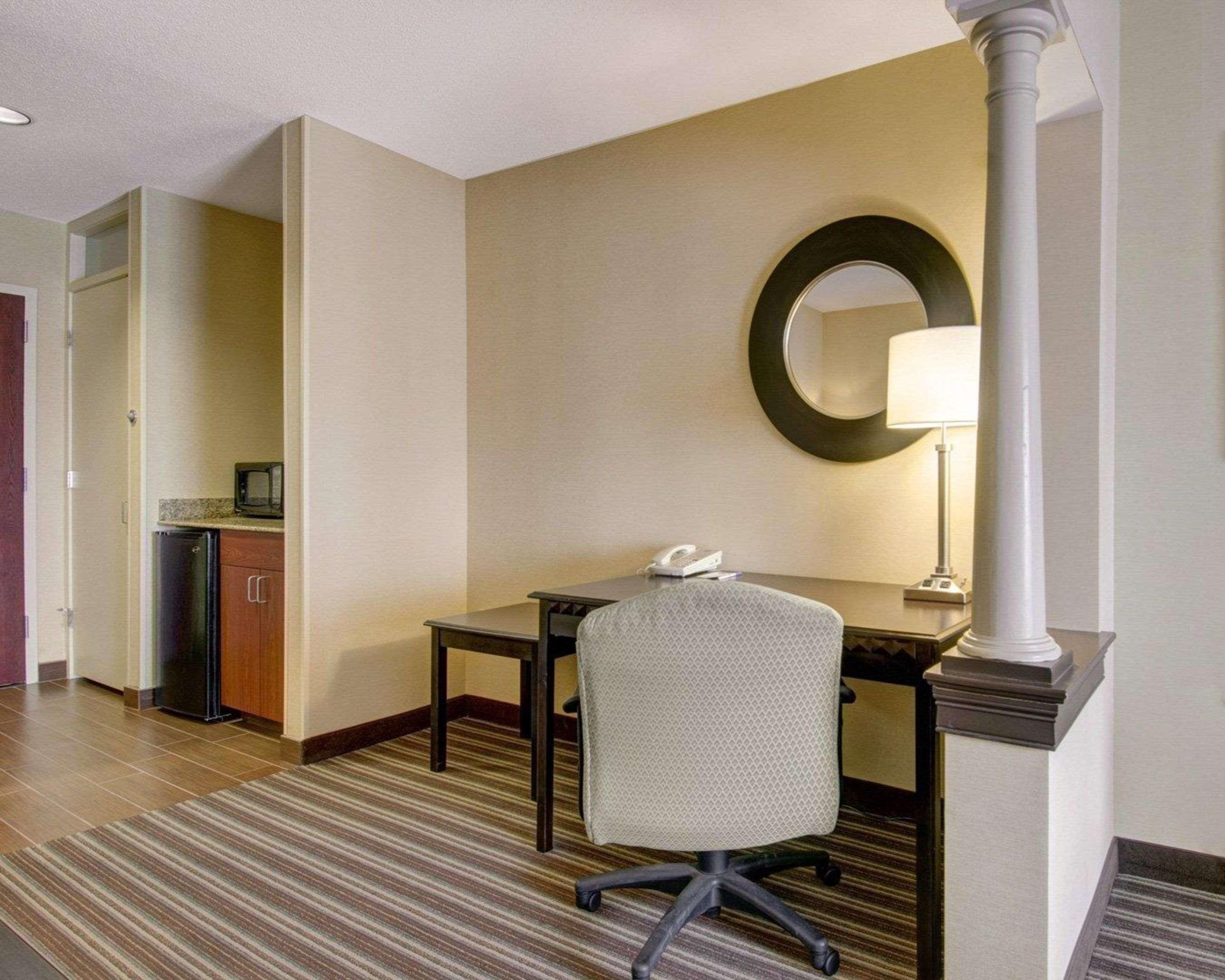 Spark By Hilton Woburn Boston Exterior photo